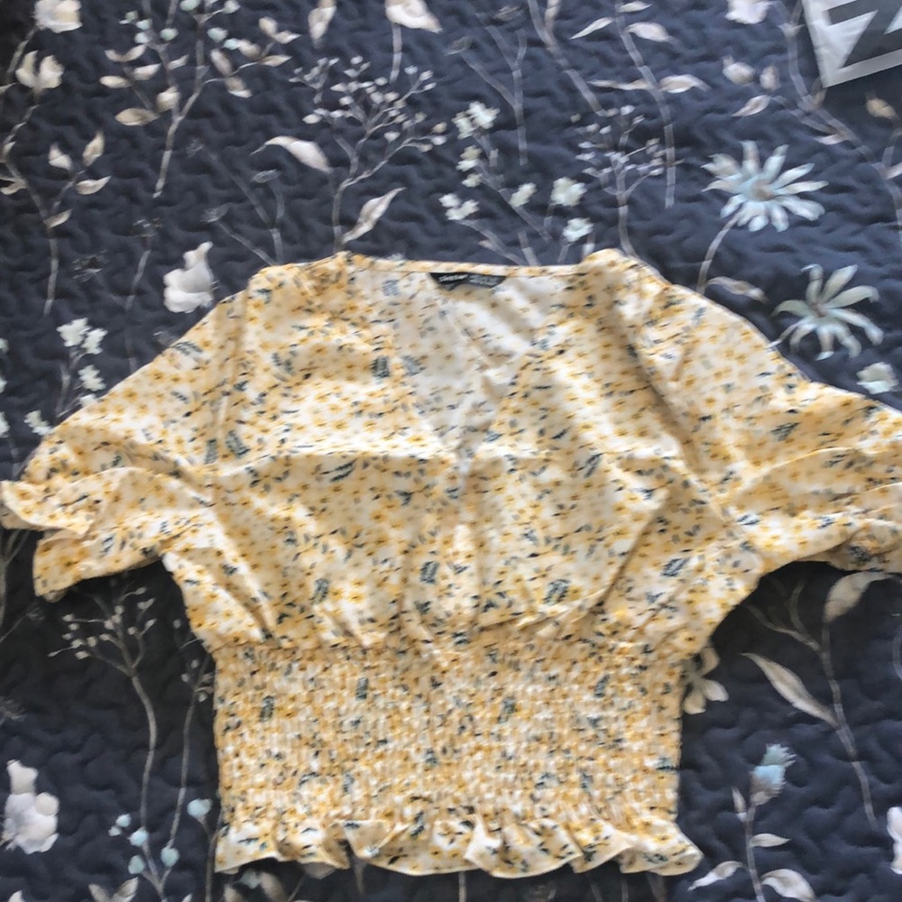 Floral shirred blouse (NWOT)